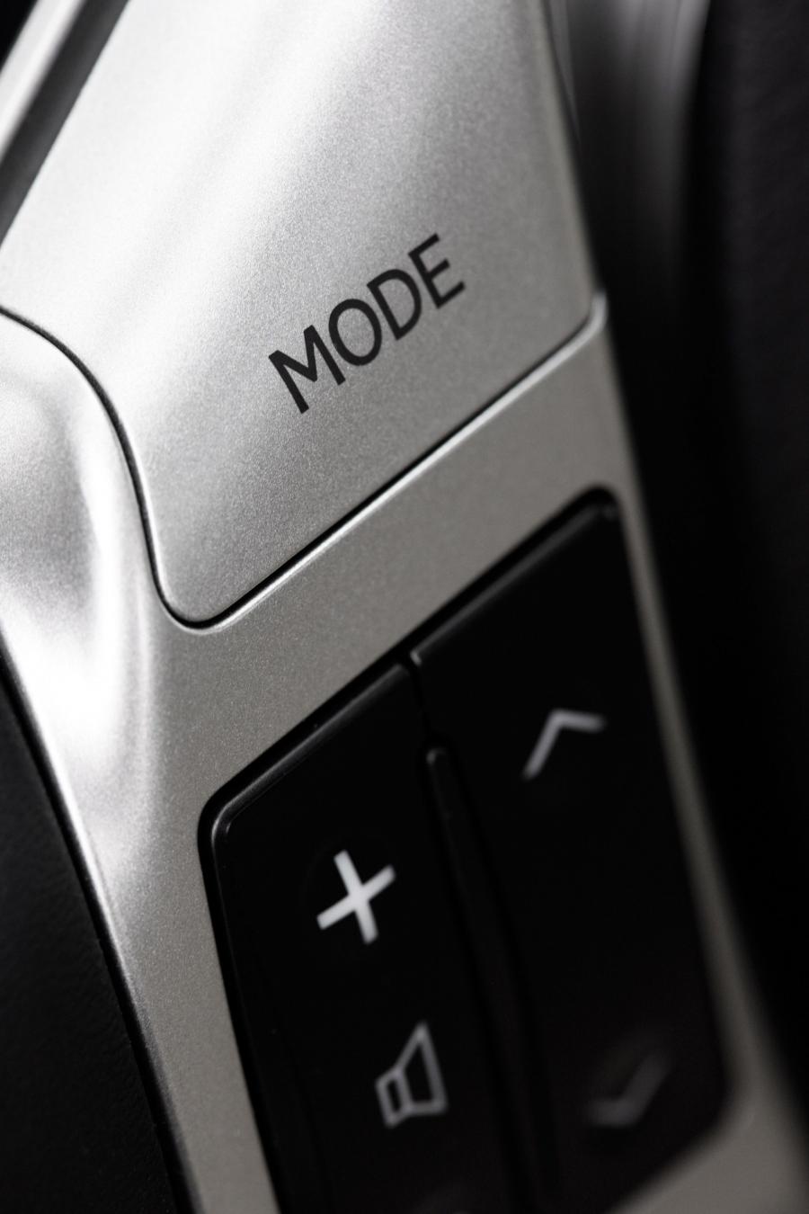  Lexus CT200h 2010 года  (фото 85 из 266)